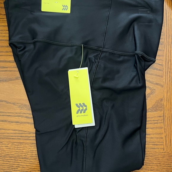 All in Motion Black Supportive Leggings - Picture 6 of 6